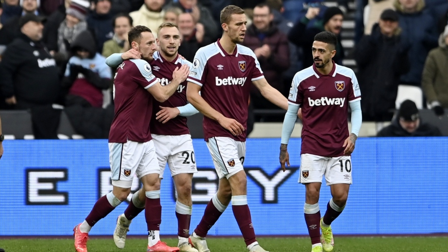 Thua ngược West Ham, Chelsea có nguy cơ mất ngôi đầu bảng Ngoại hạng Anh