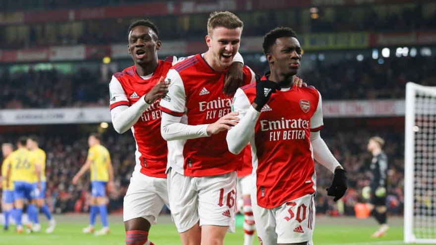 Nketiah lập hat-trick, Arsenal nhẹ nhàng vào bán kết Cúp Liên đoàn Anh