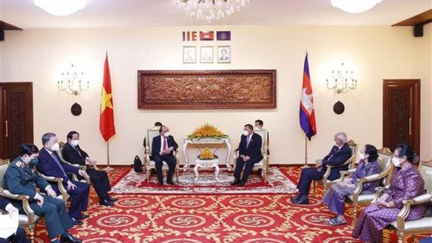 President Nguyen Xuan Phuc meets Cambodian legislative leaders