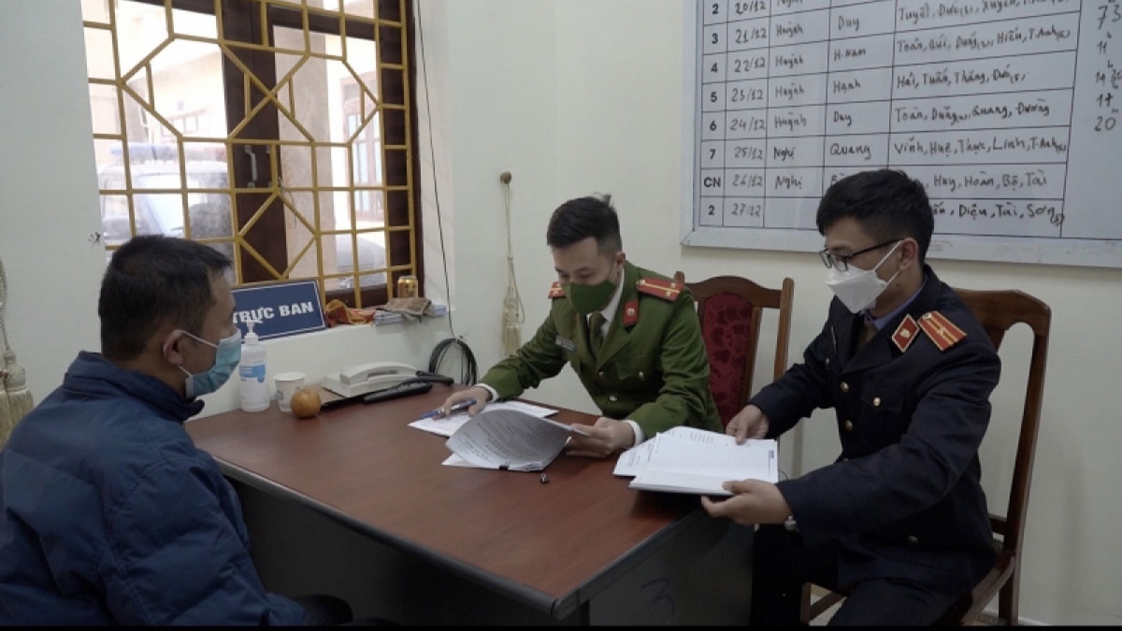 Nóng 24h: Triệt phá đường dây đánh bạc có cả cán bộ, đảng viên 