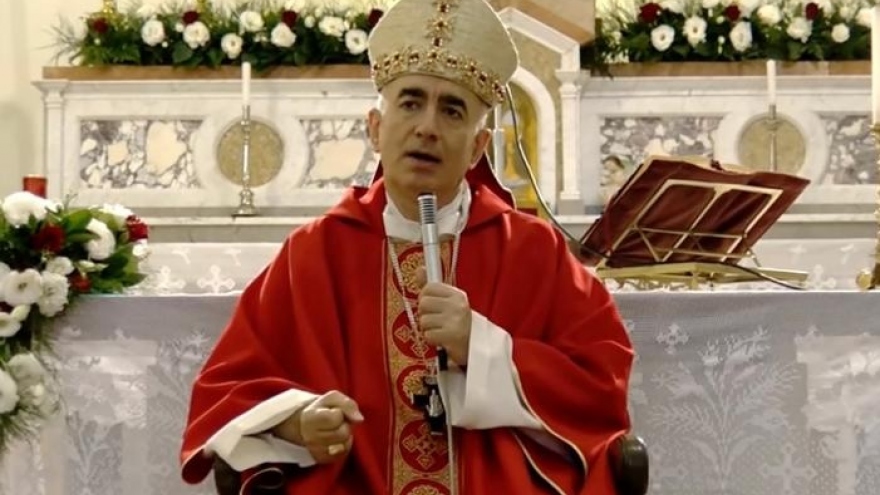 Giám mục Italy "gây bão" khi nói với trẻ em rằng ông già Noel không hề tồn tại