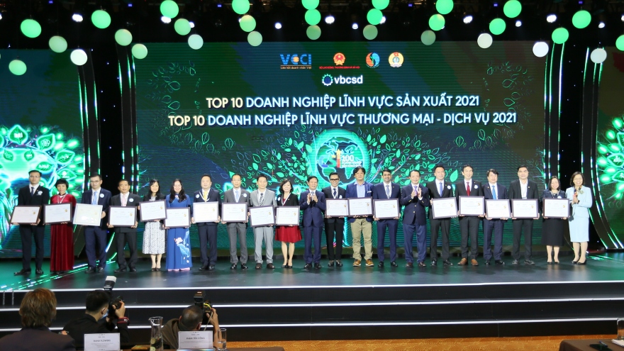 Vinamilk 6 lần được vinh danh trong Top 10 doanh nghiệp phát triển bền vững của Việt Nam