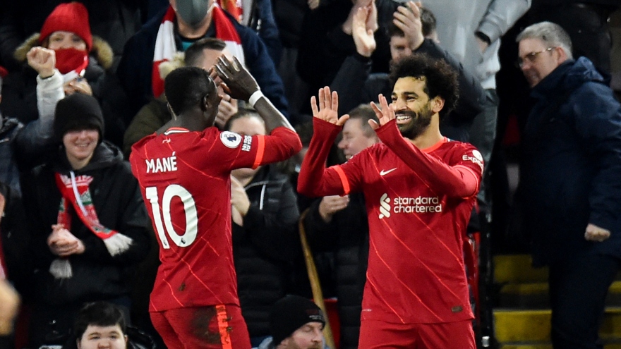 Salah tiếp tục thăng hoa, Liverpool áp sát Man City