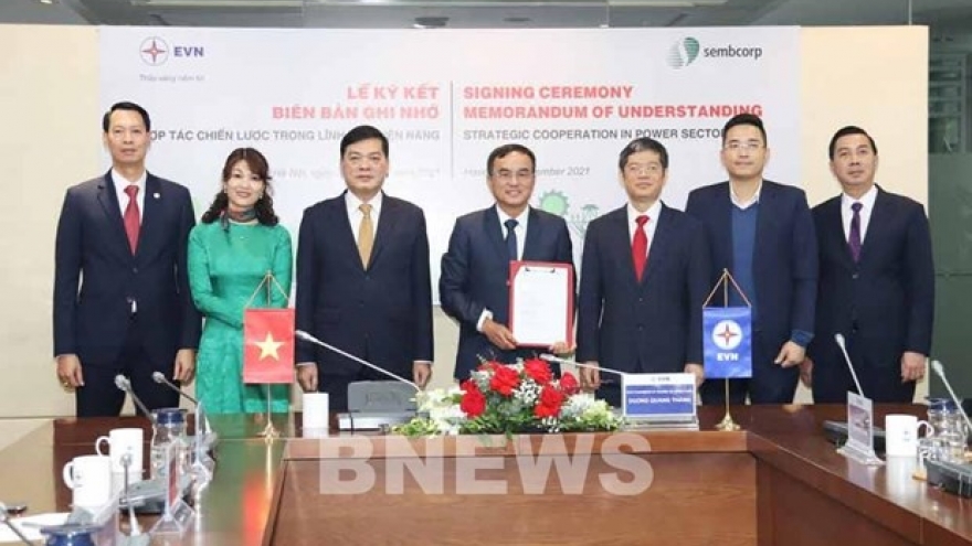 EVN, Sembcorp Industries sign MoU on electricity cooperation