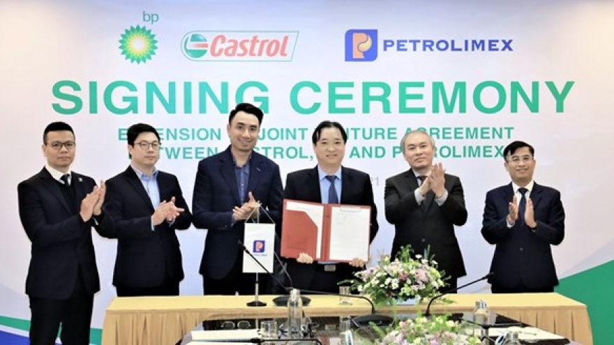 Castrol, BP renew joint-venture contract with Petrolimex
