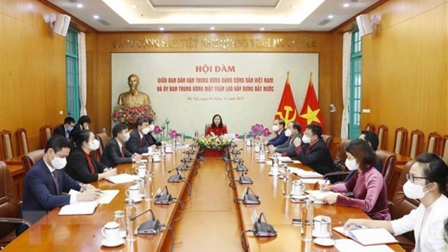 Vietnamese, Lao officials hold online talks