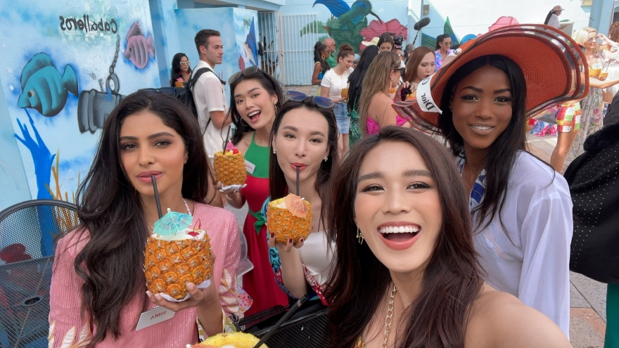 Hoa hậu Đỗ Thị Hà khoe body quyến rũ trong buổi ghi hình Beach Beauty Miss World 2021