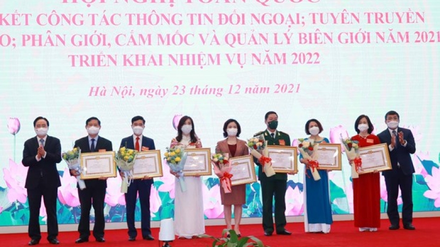 Mindset in external information service needs reform: official