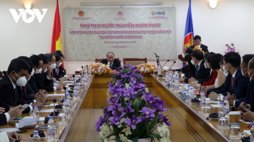 President Phuc proposes promoting fresh wave of investment in Cambodia