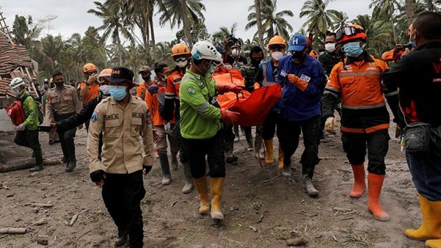 Số người chết trong vụ núi lửa phun trào ở Indonesia tiếp tục tăng