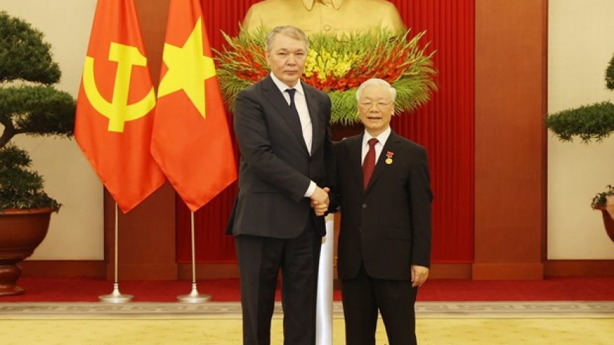 Vietnam’s Party leader honoured with Lenin Prize of Russian Communist Party