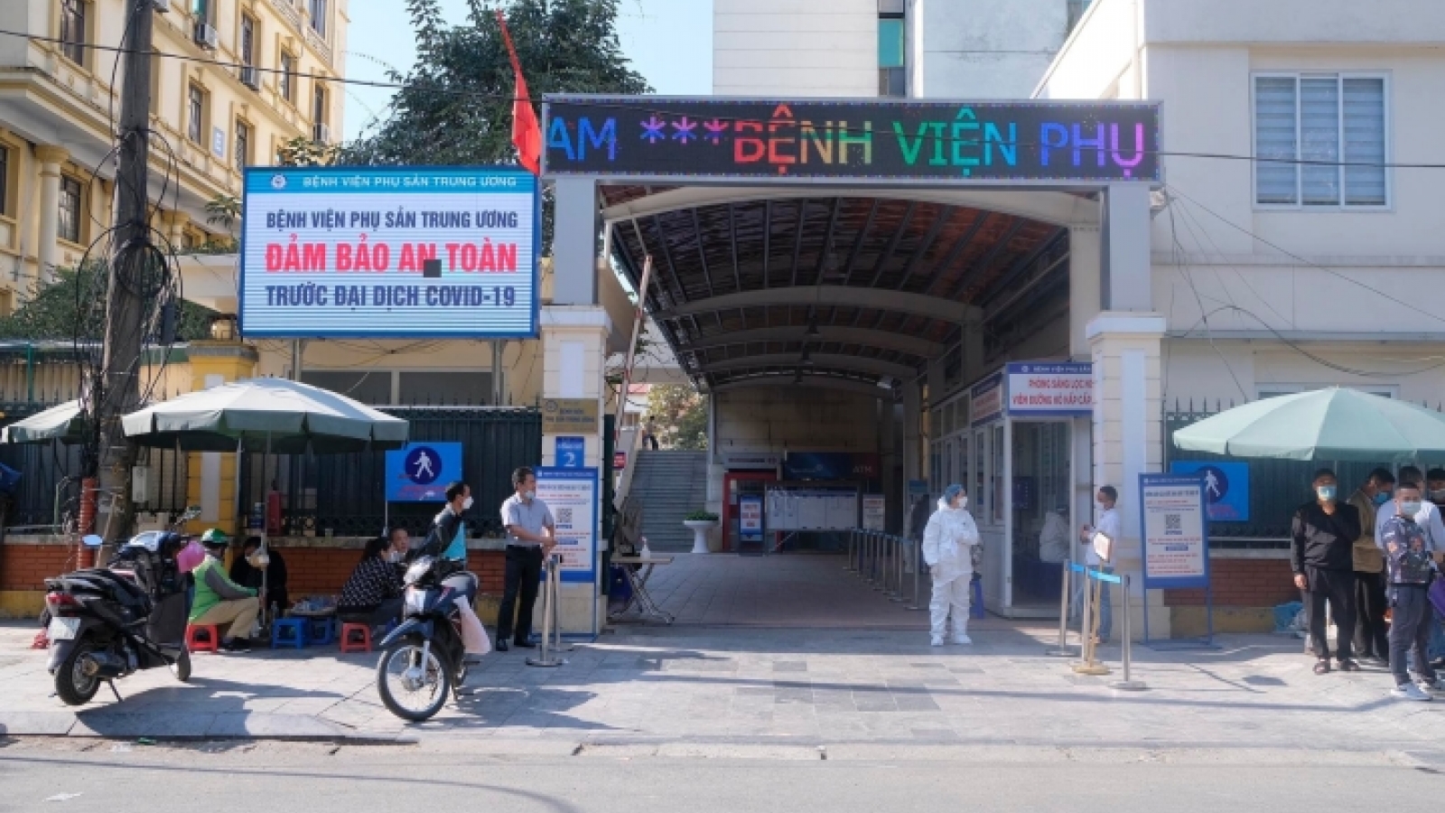 Phát hiện 22 trường hợp dương tính với SARS-CoV-2 ở Bệnh viện Phụ sản Trung ương