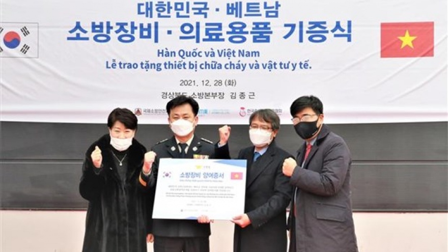 RoK partners donate medical equipment, supplies to Vietnam