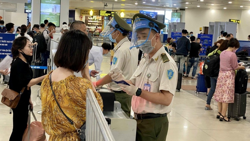 Mở lại đường bay quốc tế từ 1/1: Phải chờ hướng dẫn y tế đối với khách nhập cảnh