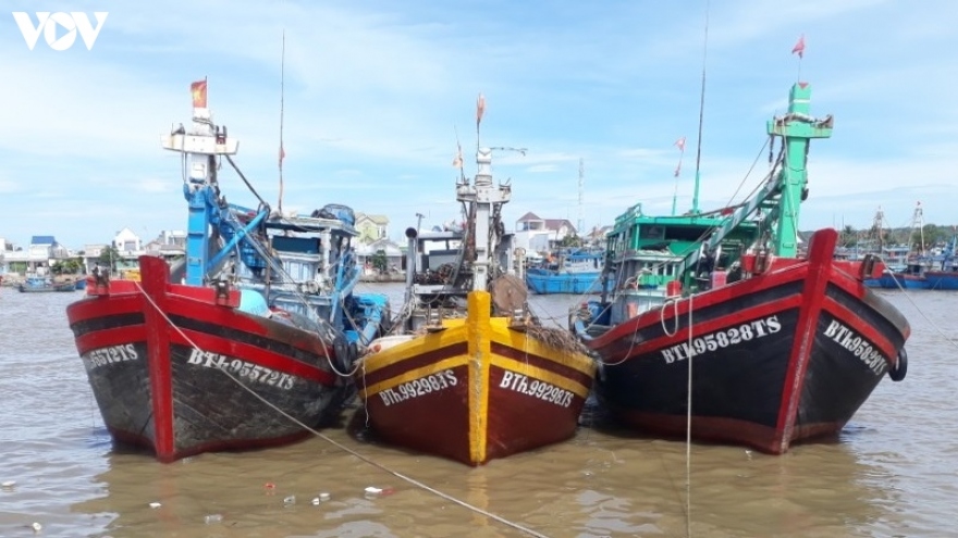 Bình Thuận: 1 người chết, 5 tàu thuyền bị chìm do ảnh hưởng bão Rai