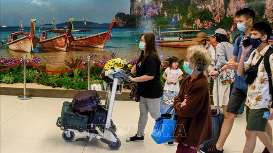 Thái Lan dự báo số khách du lịch quốc tế sẽ giảm mạnh do Omicron