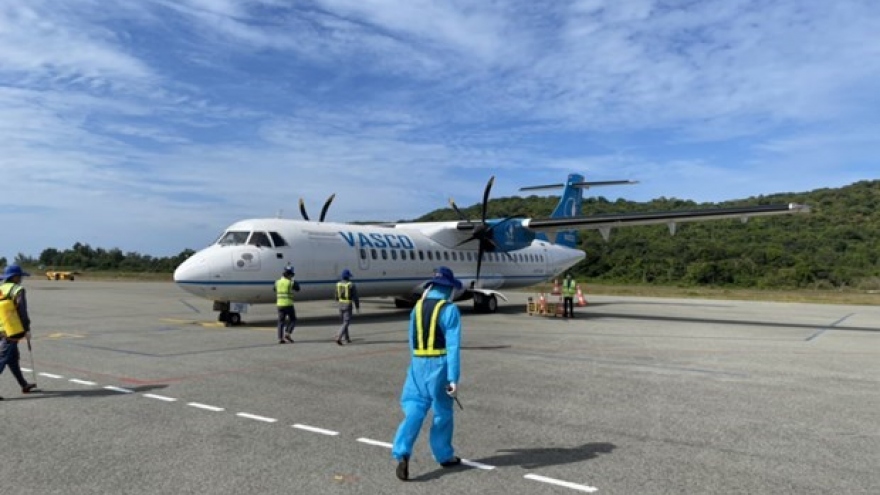 VASCO safely flies COVID-19 vaccine to Con Dao island