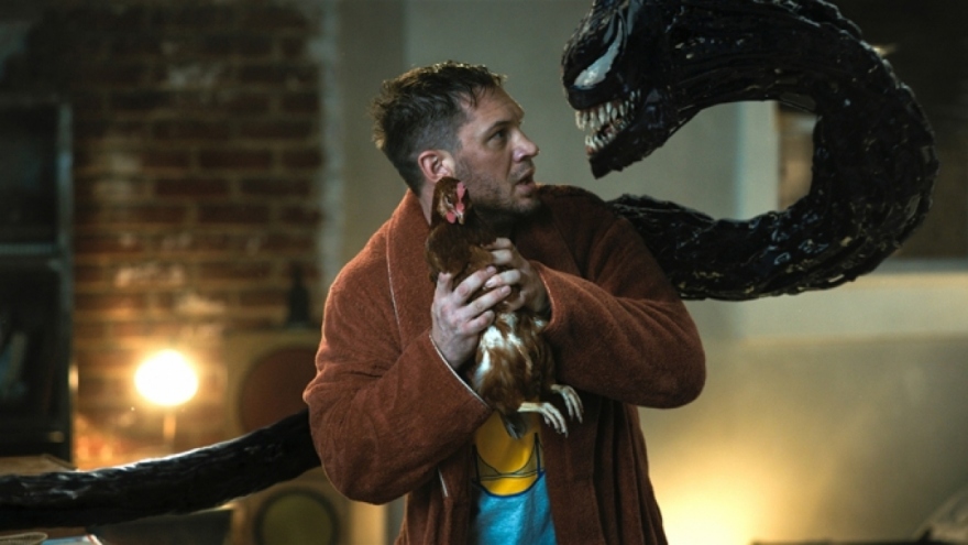 "Venom 2" trở thành phim ăn khách nhất của Marvel năm 2021