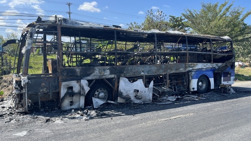 Cháy xe khách tại Bình Thuận, 30 hành khách may mắn thoát nạn