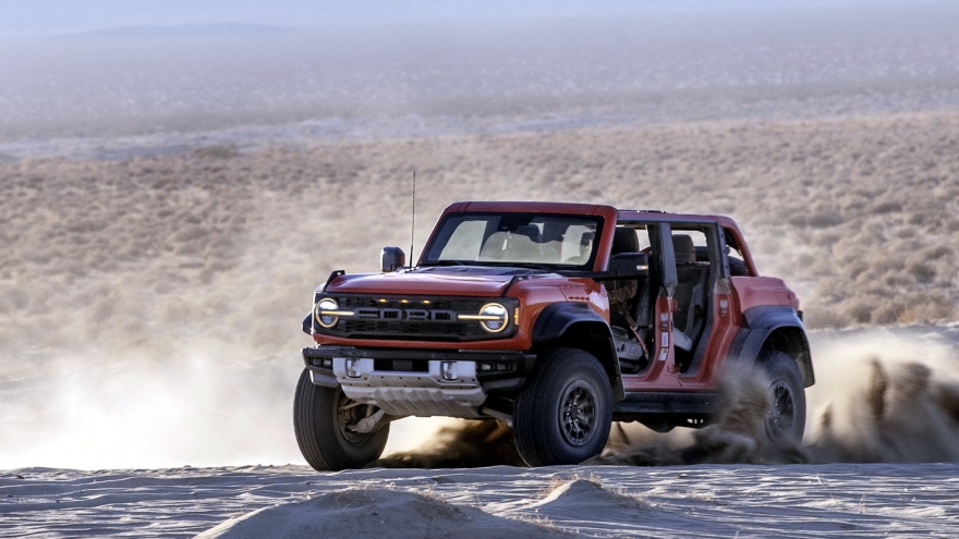 Cận cảnh Ford Bronco Raptor phiên bản địa hình