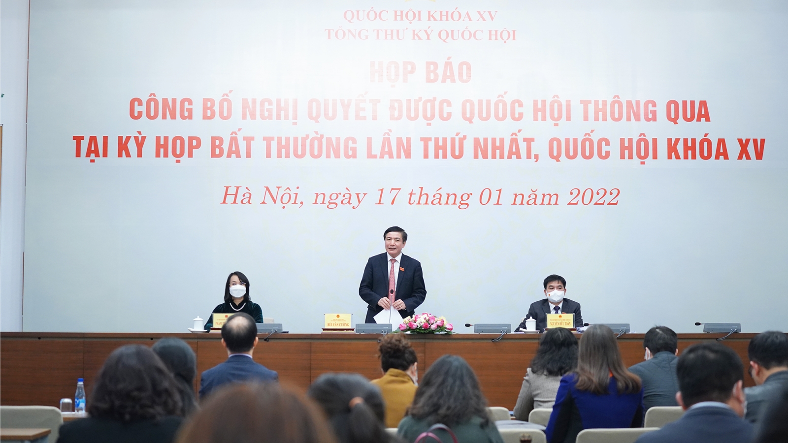 Công bố Nghị quyết của Quốc hội về gói hỗ trợ phục hồi kinh tế và cao tốc Bắc Nam