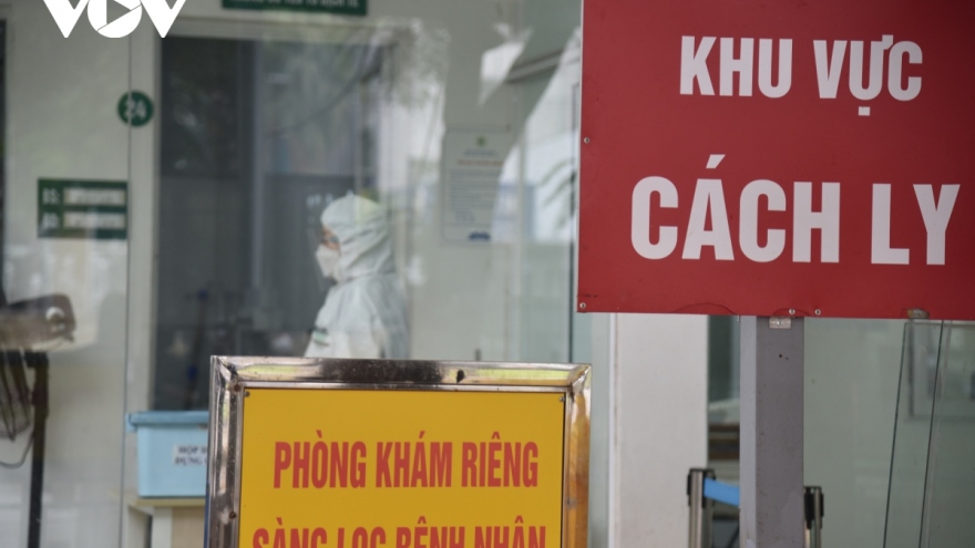Vietnam confirms nearly 16,000 new infections, 166 Omicron cases