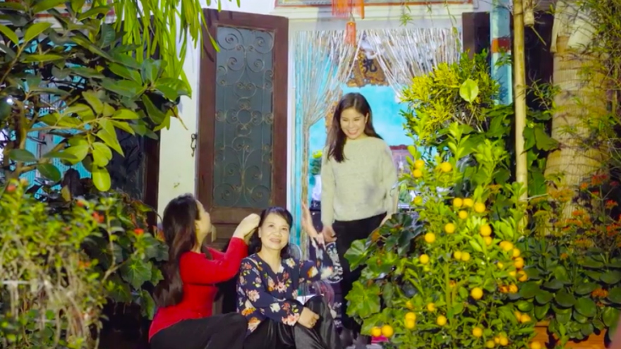 Tết bình yên bên hiên nhà trong MV của chị em Thu Hà, Linh Hoa 