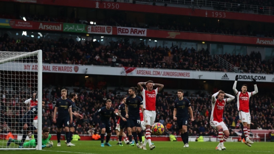 Hòa thất vọng Burnley, Arsenal chưa thể trở lại top 4 Ngoại hạng Anh