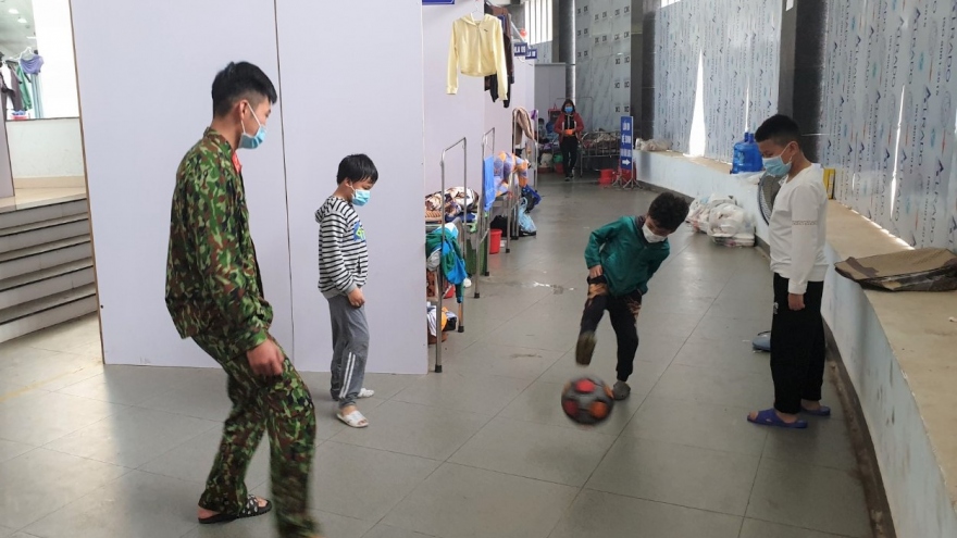 Bùng phát chùm ca bệnh tại trường tiểu học, bệnh viện dã chiến Bắc Giang thành nhà trẻ