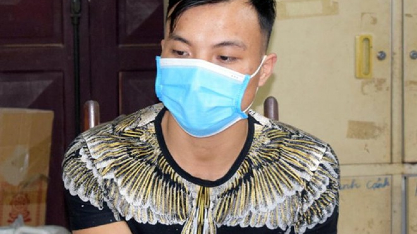 Ngủ lại phòng trọ cùng bạn gái rồi ra tay sát hại để cướp tài sản