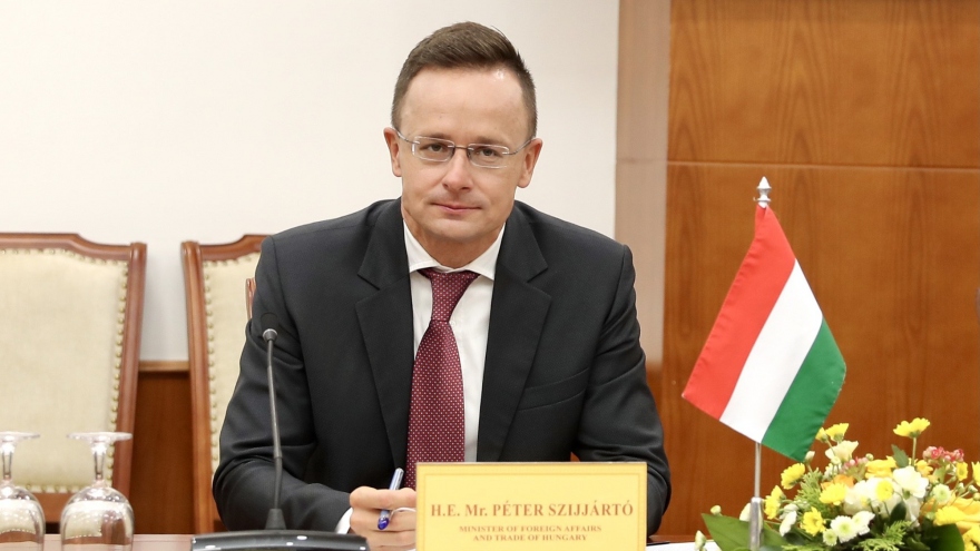 Hungary không có kế hoạch sơ tán nhân viên ngoại giao khỏi Ukraine