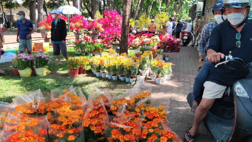 Chợ hoa Xuân ở TPHCM nghỉ bán, dọn dẹp để trả mặt bằng
