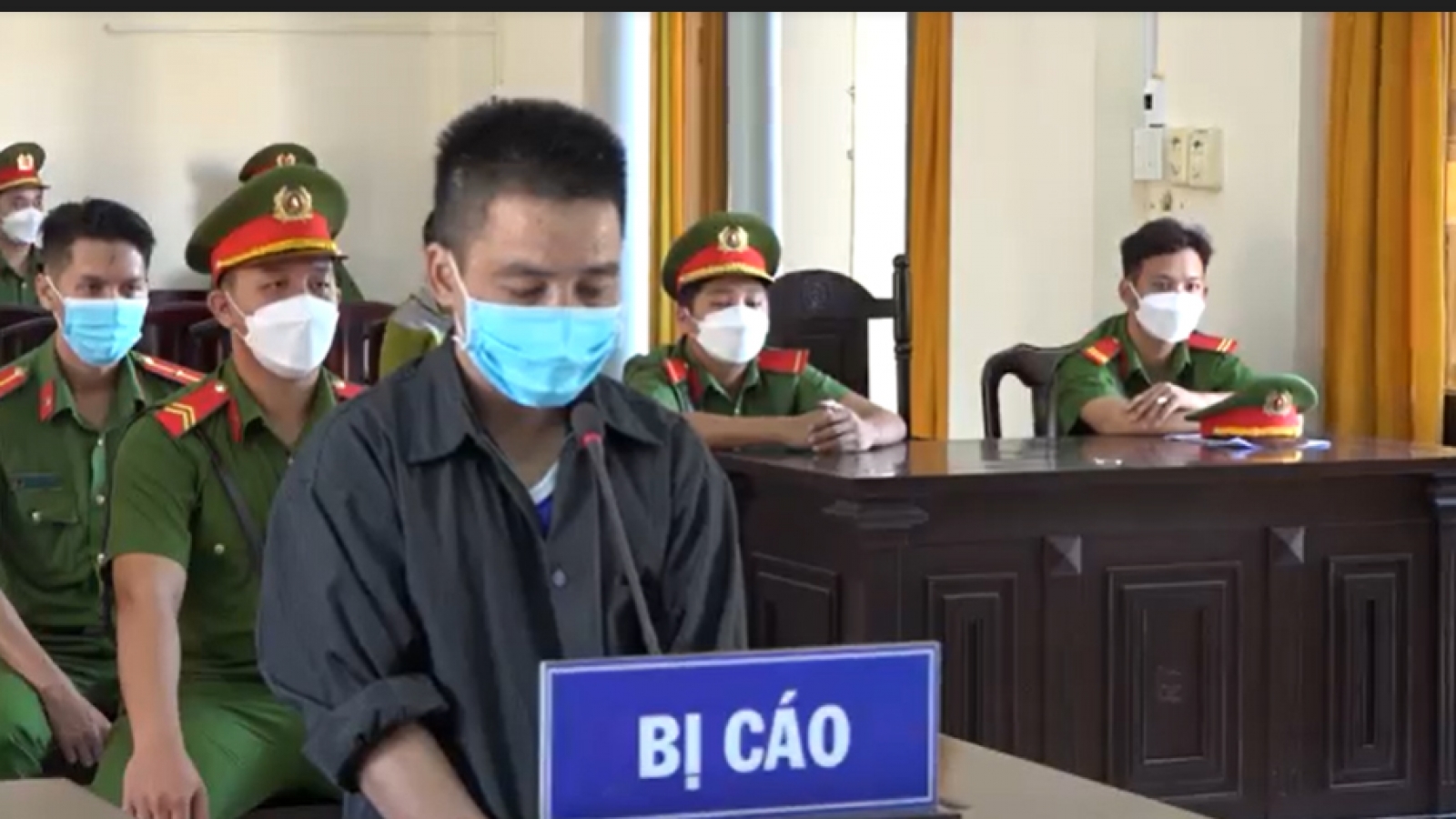 Lĩnh án vì đánh chết người khi bênh mẹ nuôi