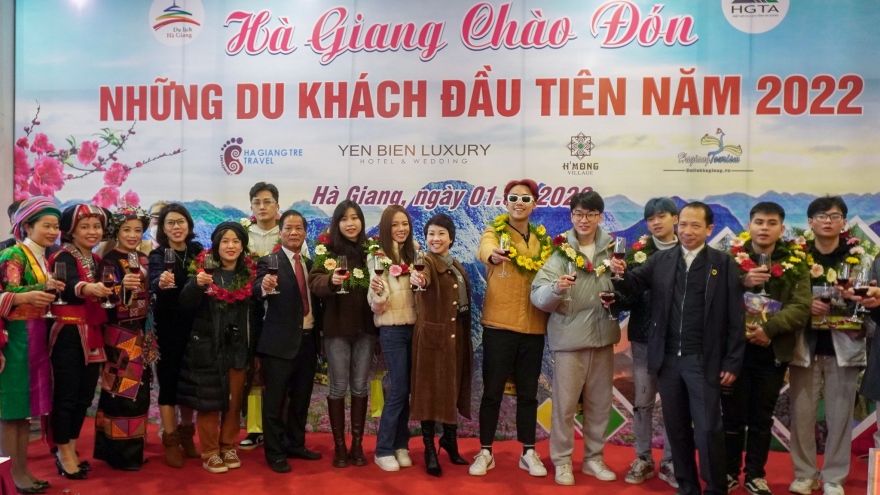Hà Giang, Bắc Kạn đón đoàn khách đầu tiên của năm 2022