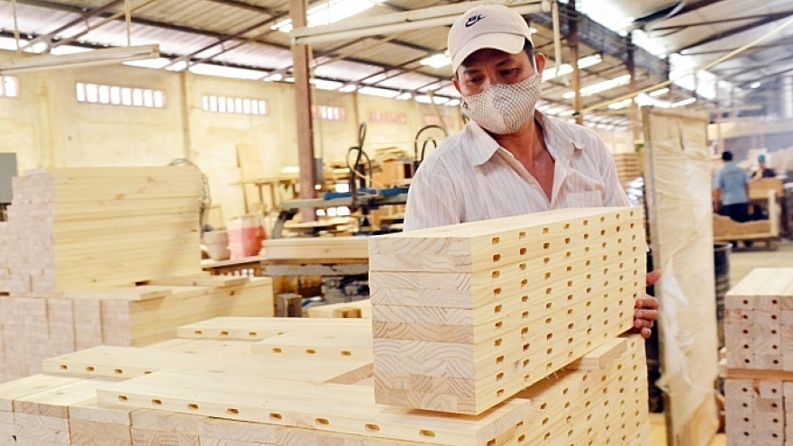 UK wooden furniture imports from Vietnam soar by 35.7%