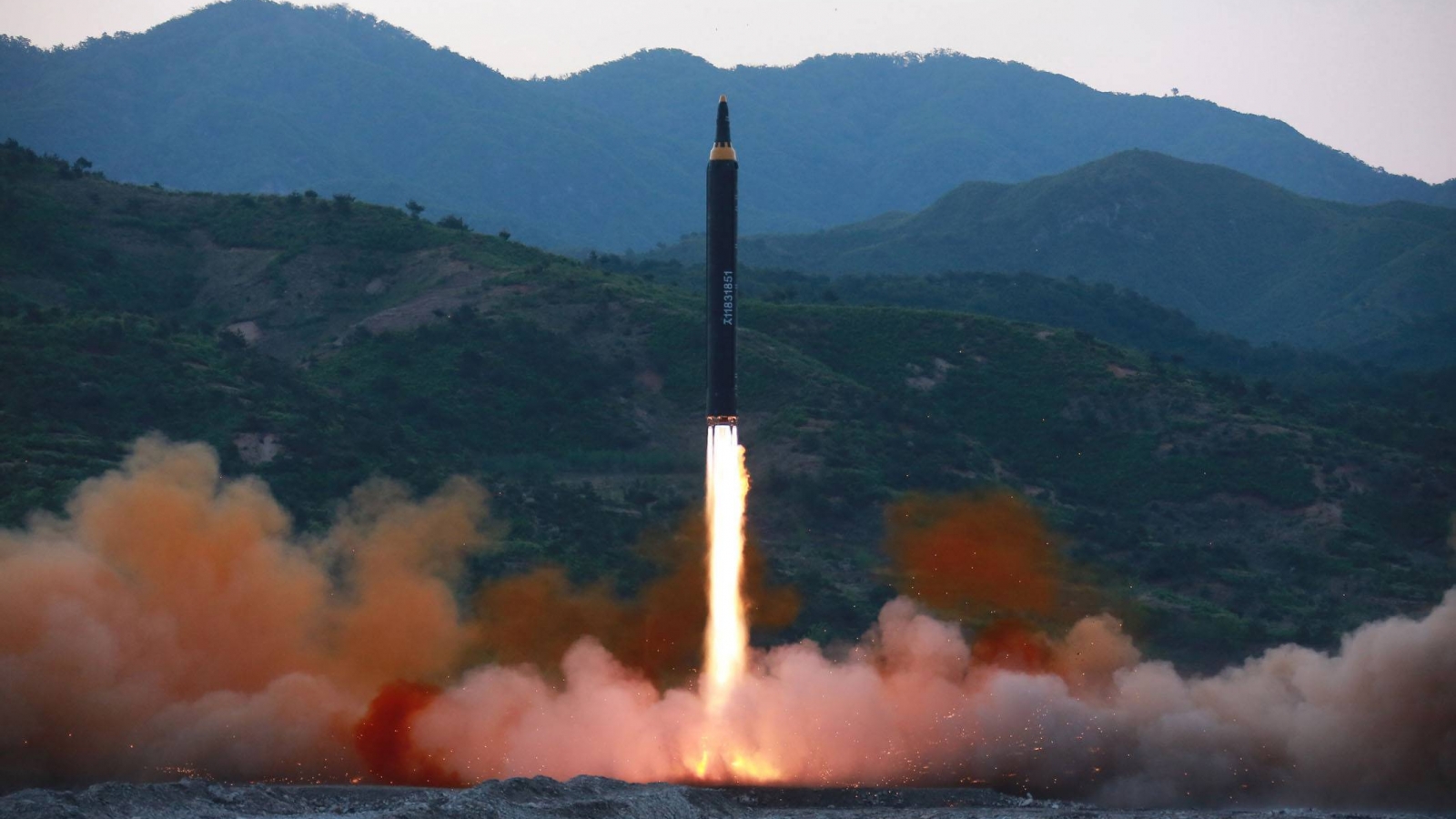 Triều Tiên xác nhận thử tên lửa đạn đạo Hwasong-12