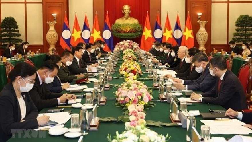 Vietnam, Laos stand side by side in development path