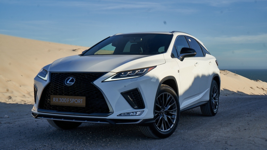 Lexus giới thiệu dòng F Sport lần đầu tiên tại Việt Nam