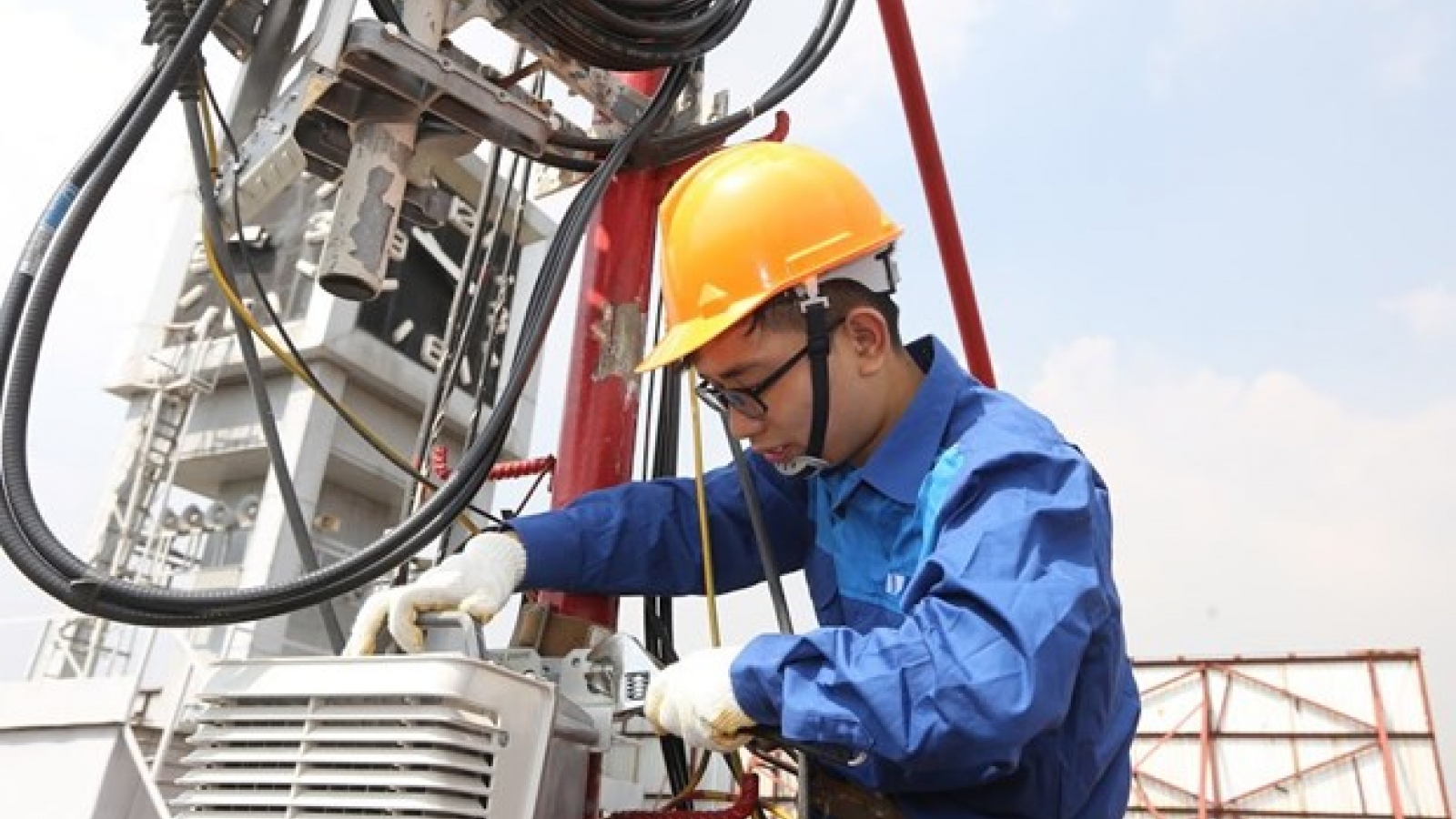 Vietnam to develop broadband telecoms to better serve users’ needs