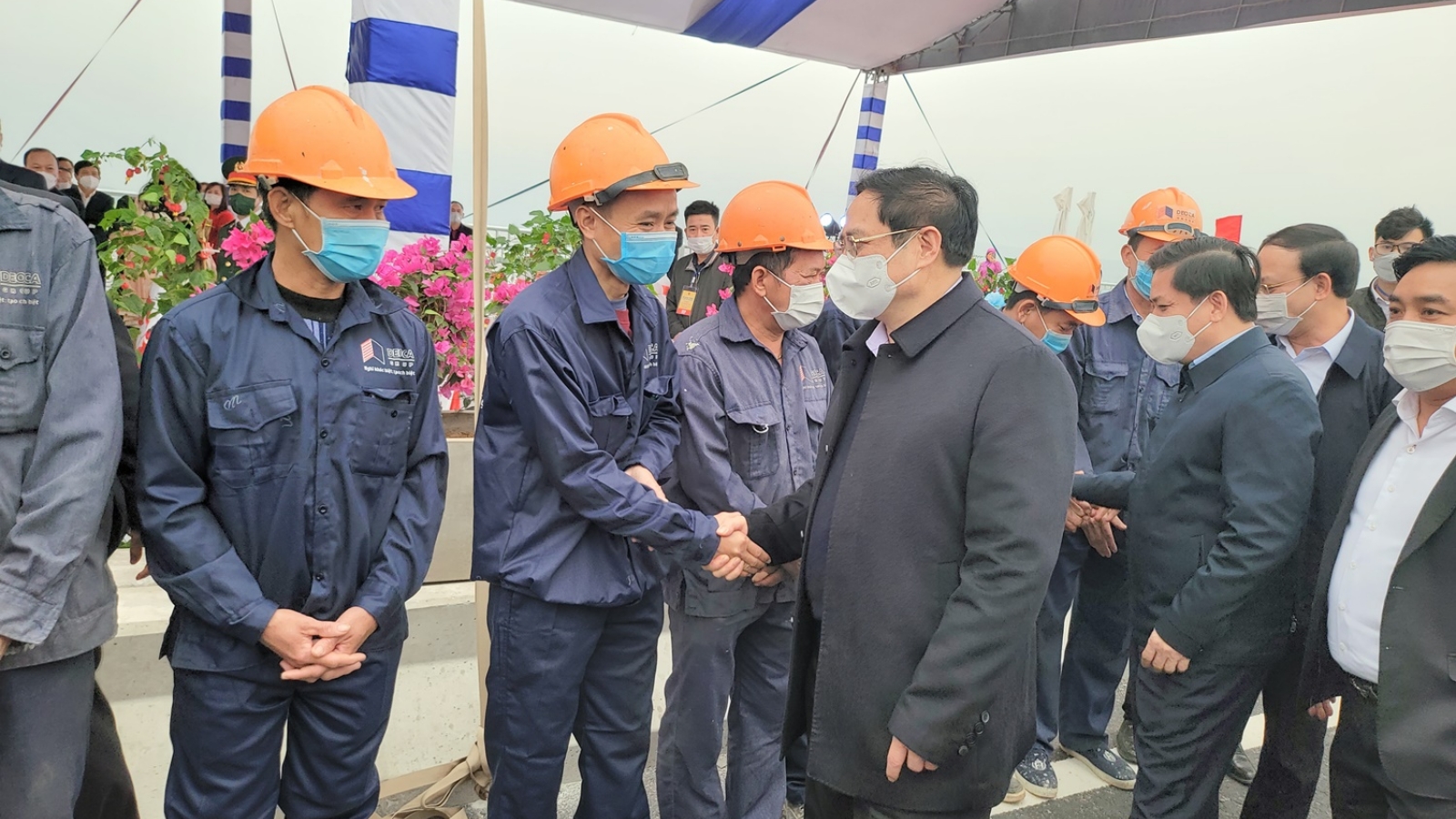Cầu Tình Yêu, đường bao biển - dự án của lòng dân Quảng Ninh