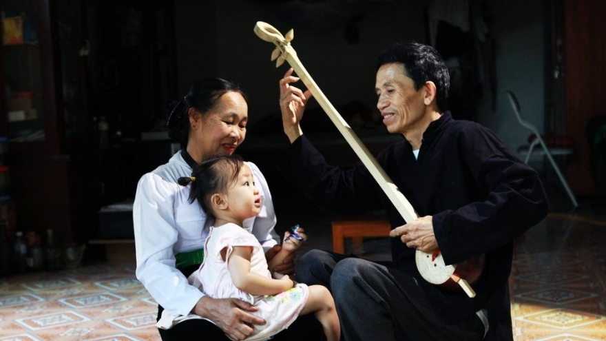Đàn tính tẩu, thay lời tỏ tình của người Thái trắng Quỳnh Nhai