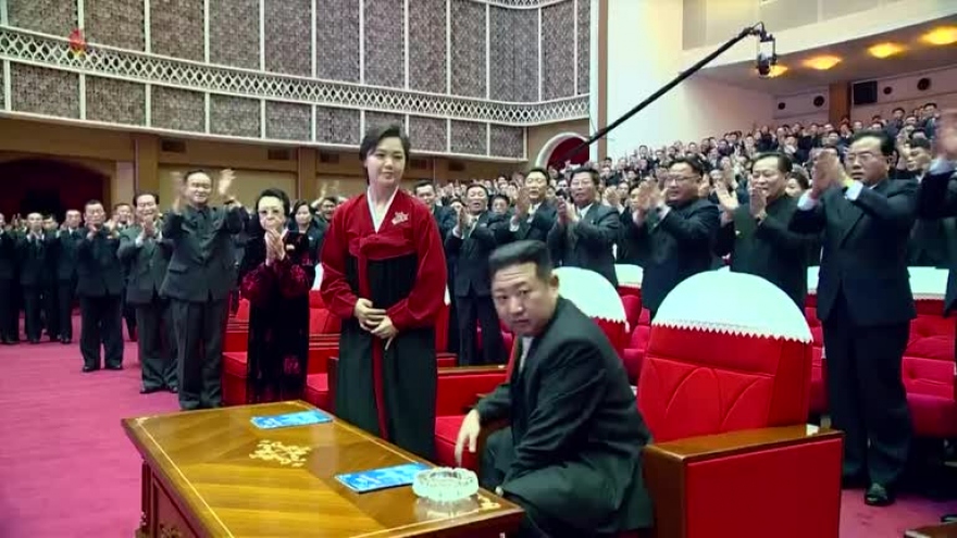 Phu nhân nhà lãnh đạo Triều Tiên lần đầu xuất hiện trước công chúng sau gần 5 tháng 