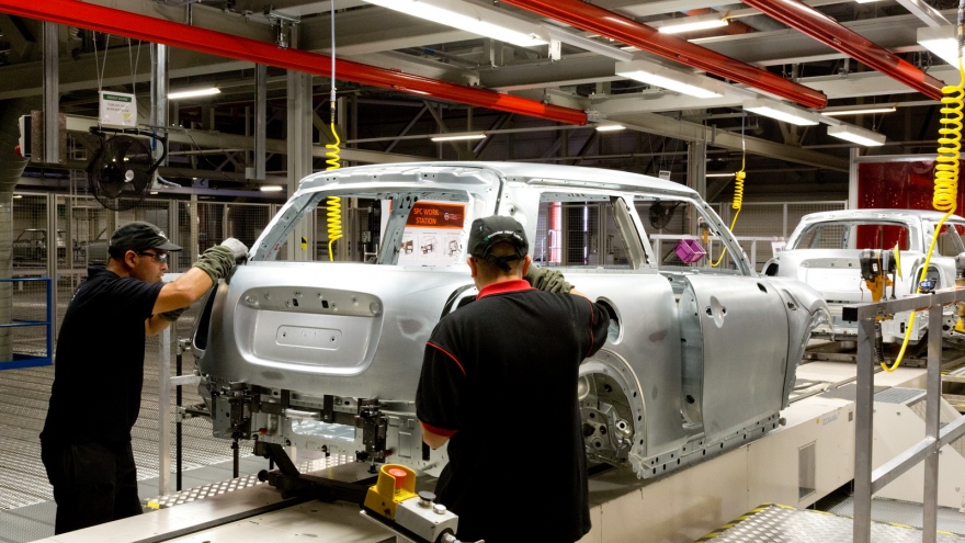 Sản lượng sản xuất xe hơi tại Anh giảm 20% so với cùng kỳ năm ngoái