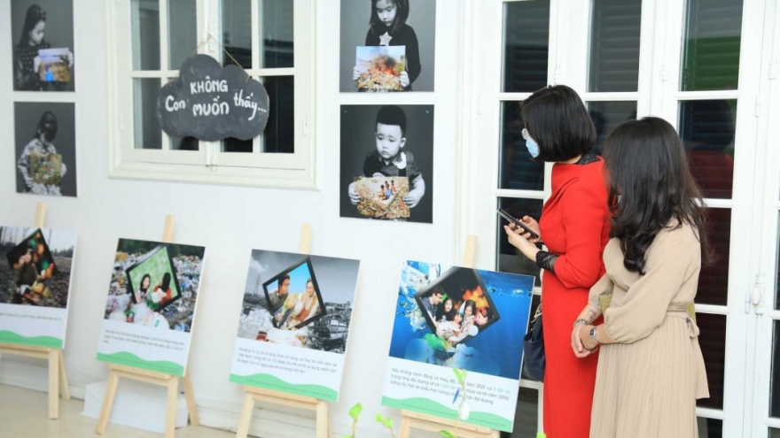 Exhibition raises public awareness on plastic waste reduction