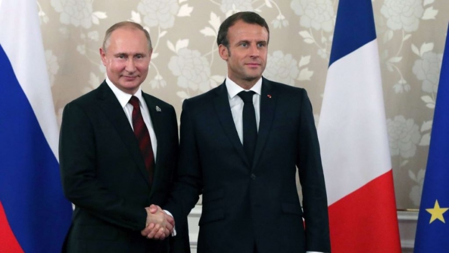 Tổng thống Pháp tính bay sang Nga để ngăn nguy cơ chiến tranh cận kề