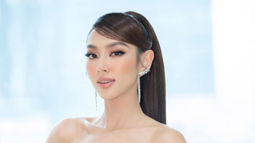 Hoa hậu Thùy Tiên khoe hình thể nóng bỏng với thiết kế cut-out gợi cảm
