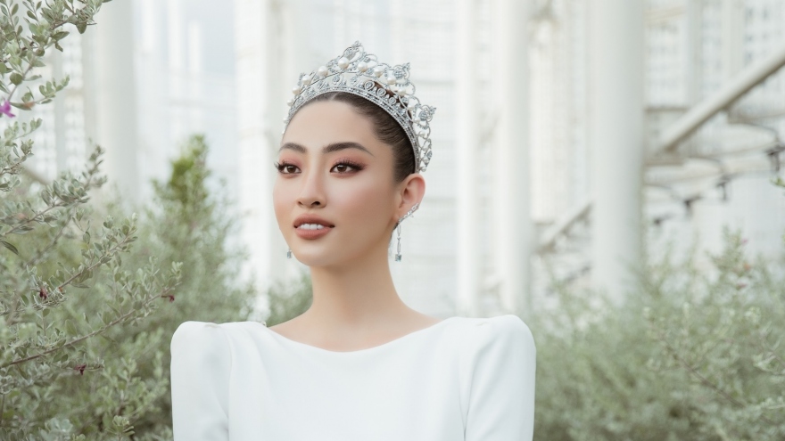 Hoa hậu Lương Thùy Linh đội vương miện 3 tỷ, xuất hiện lộng lẫy trong váy cưới 6000 USD