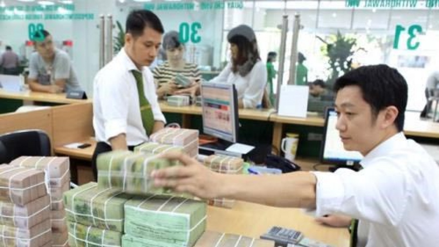 Sixteen banks cut over VND21.2 trillion for pandemic-hit customers