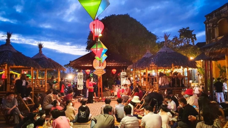 Quang Nam restarts "Hoi An at night" programme