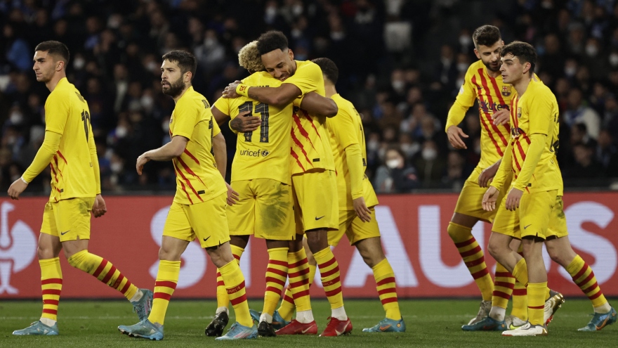 Thắng ấn tượng Napoli, Barca vào vòng 1/8 Europa League